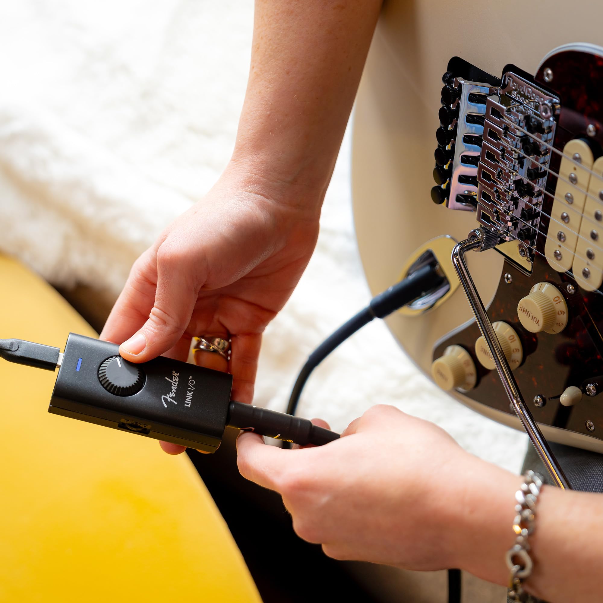 Fender 2313000000 Link I/O Portable USB-C Audio Interface, Fits in Your Pocket, Provides Pristine, Bi-directional Audio over USB connection - Image 2