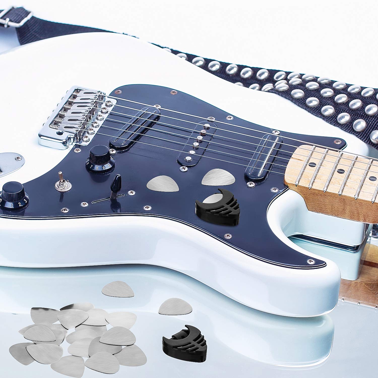 Frienda 20 Pcs Metal Guitar Picks with 2 Pick Holder, Storage Case