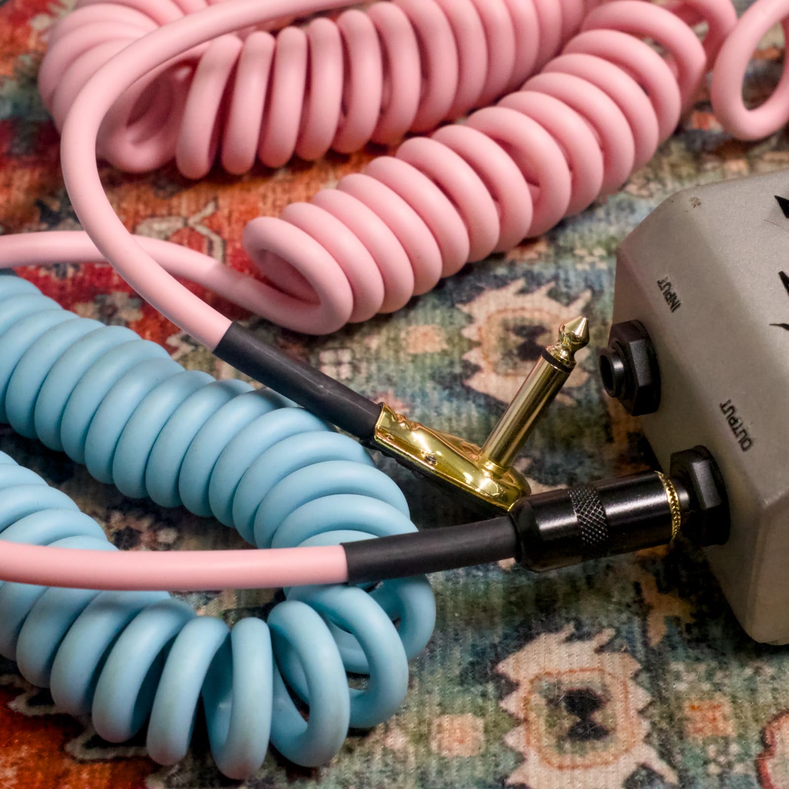 Aestivate 30ft/9m Coiled Guitar Cable Pancake Connector L-S Coil Electric Instrument Cable Curly Instrument Cable Stretchable 1/4 inch Right Angle to Straight(30ft-Pink)