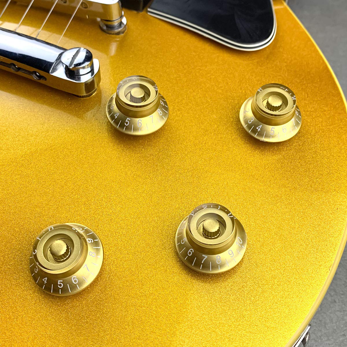 FLEOR 4pcs LP Guitar Top Hat Knobs Golden 18 Splines Bell Knob for LP SG Electric Guitar