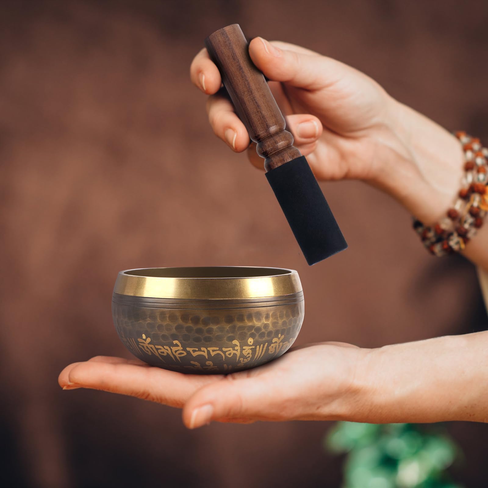 Kmise Tibetan Singing Bowls Set- Handmade in Nepal Meditation Sound Bowls for Yoga, Meditation, Mindfulness, Healing and Chakra Balancing, Stress Relief (4′, Brown)