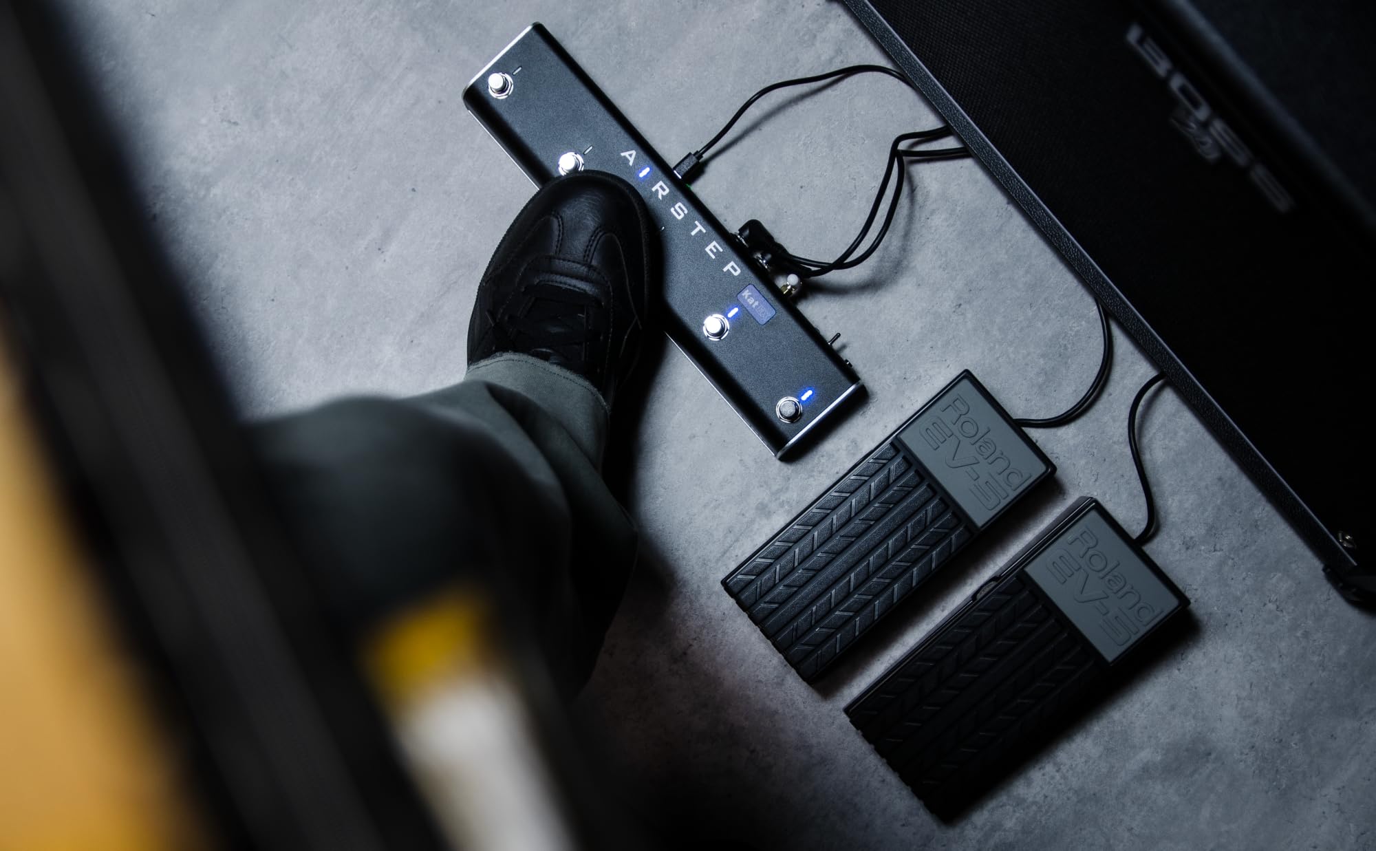XSONIC Airstep Kat EX, KATANA Gen3, MkII & MkI Footswitch, 3 Control Modes, Change Effect Type, 2 expression pedal inputs, Modify Amp sound with BTS App for iOS and Android