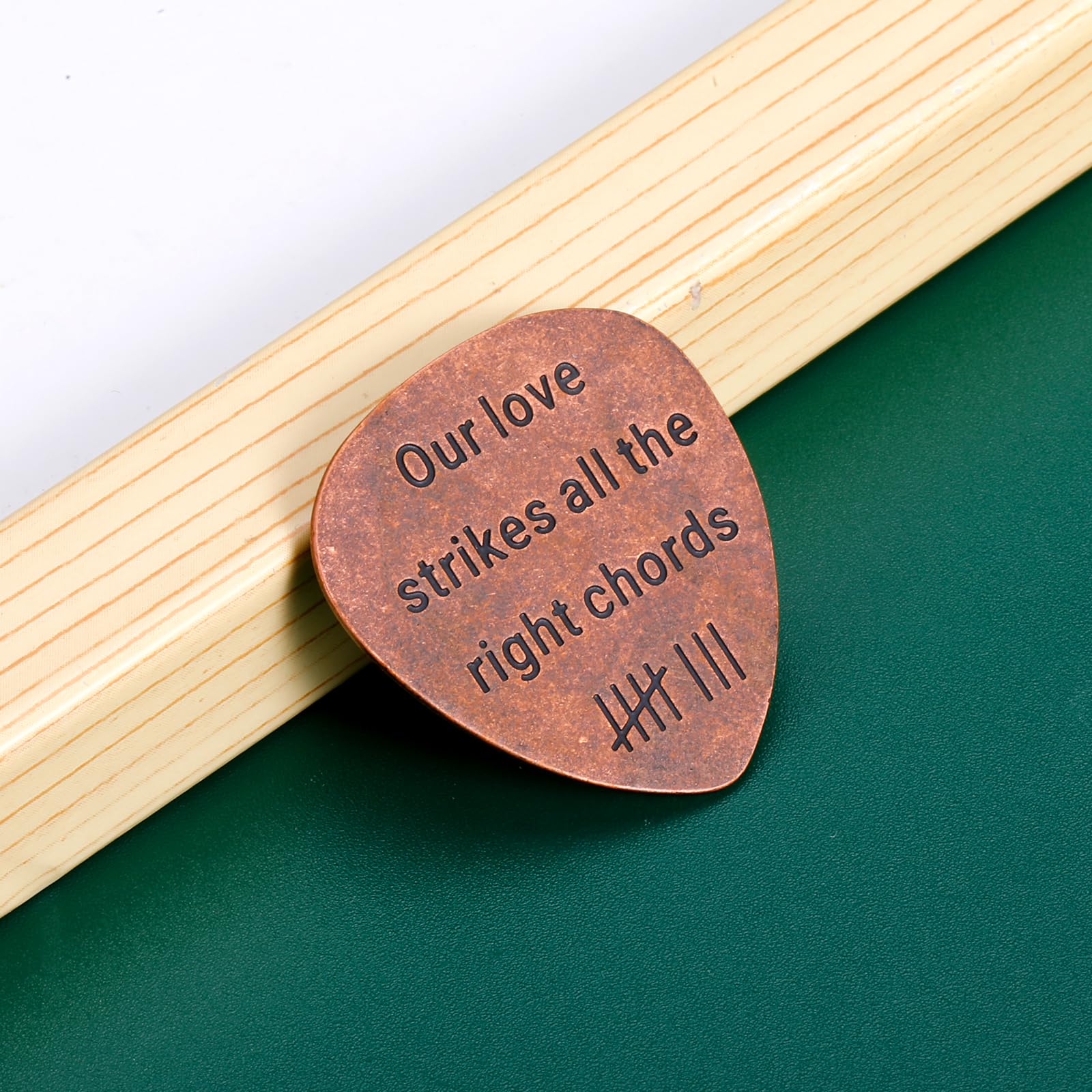 FOOZDEEVAAQ Bronze Anniversary Day Gifts for Men Guitar Picks & Bass Picks