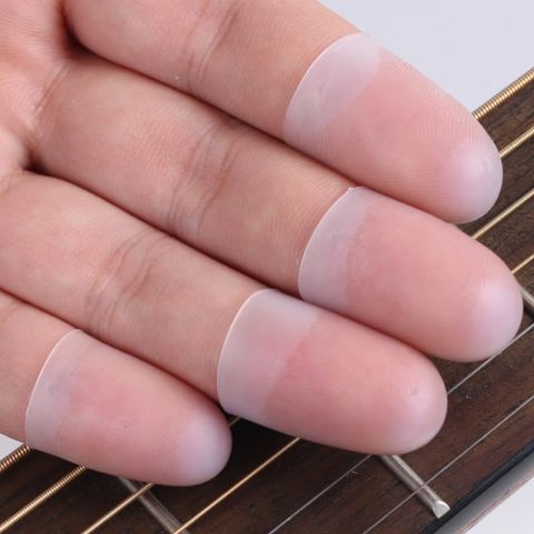 FNRLIA Guitar Fingertip Protectors-Wrap your fingers. – 4Pcs Silicone Guitar Finger Guards Protection Covers Caps for Guitar Ukulele Bass, Sewing and Embroidery (Transparent) (M)